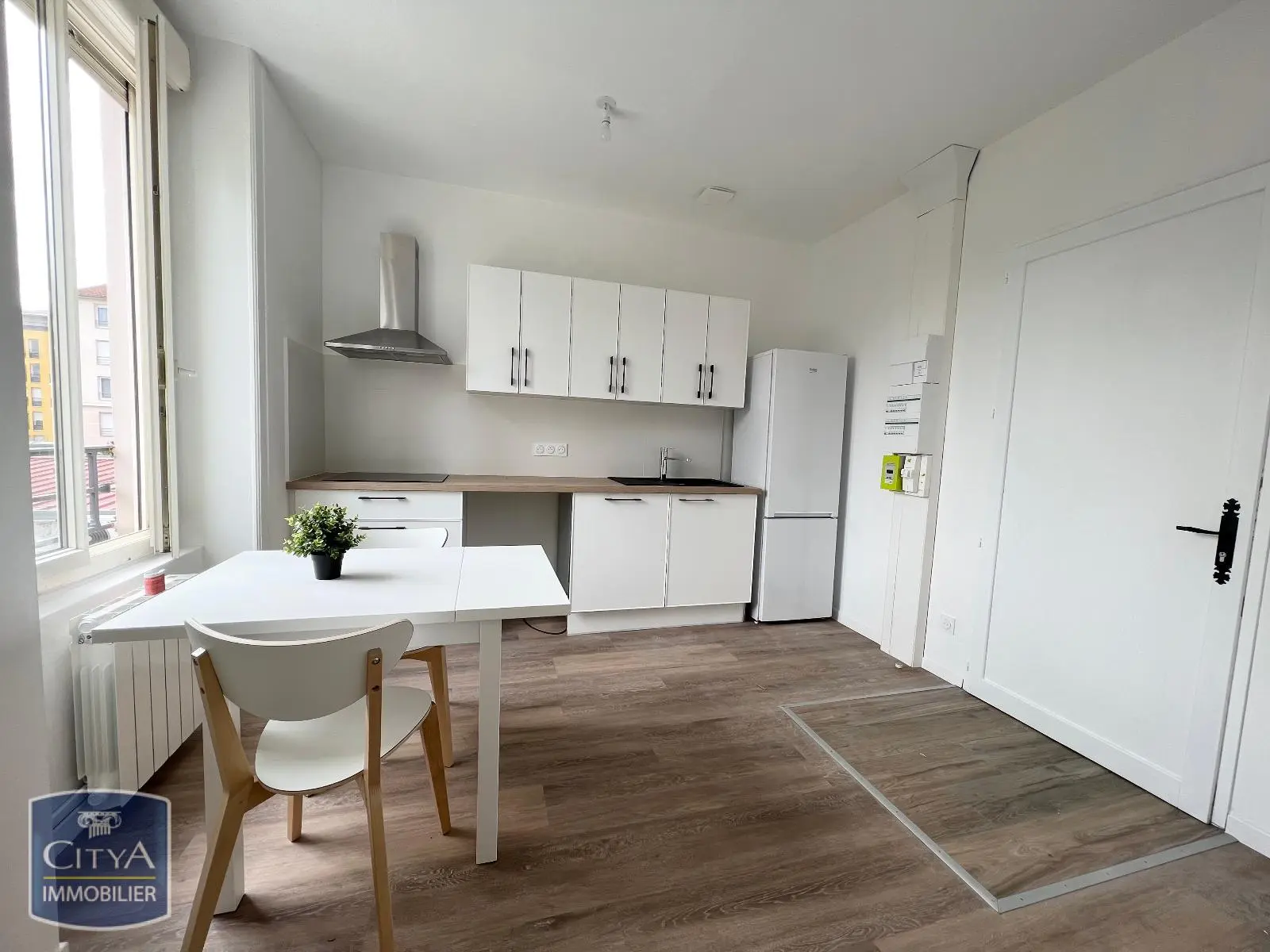 Photo 2 Appartement 1 pièce 23.91m²