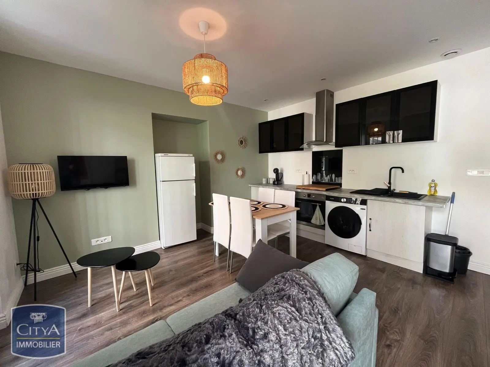 Photo 2 Appartement 1 pièce 31.76m²