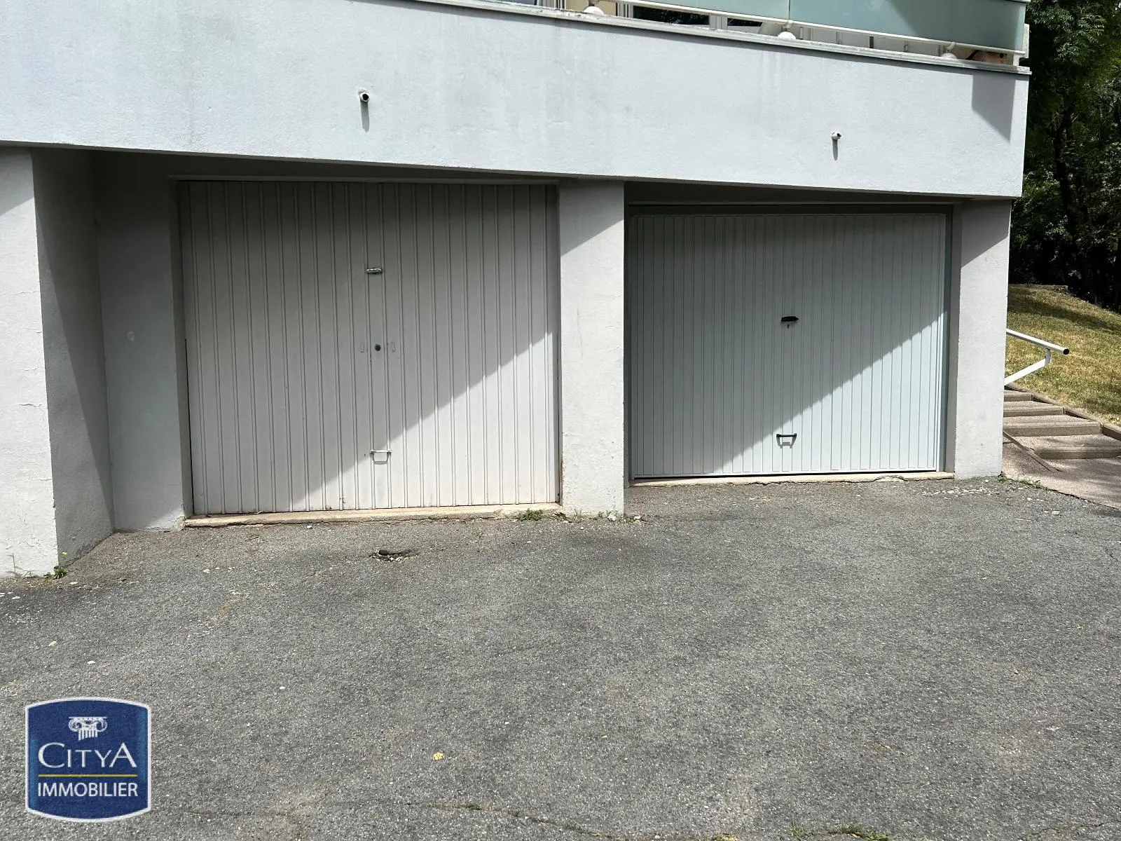 Photo 1 Parking
