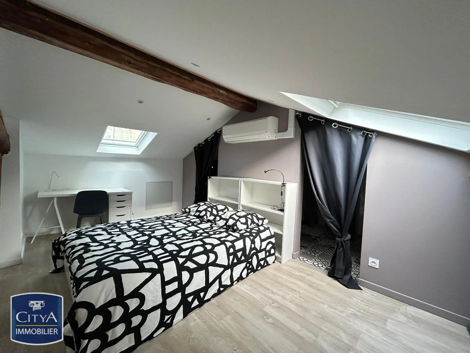 Photo 2 Appartement 1 pièce 24.77m²