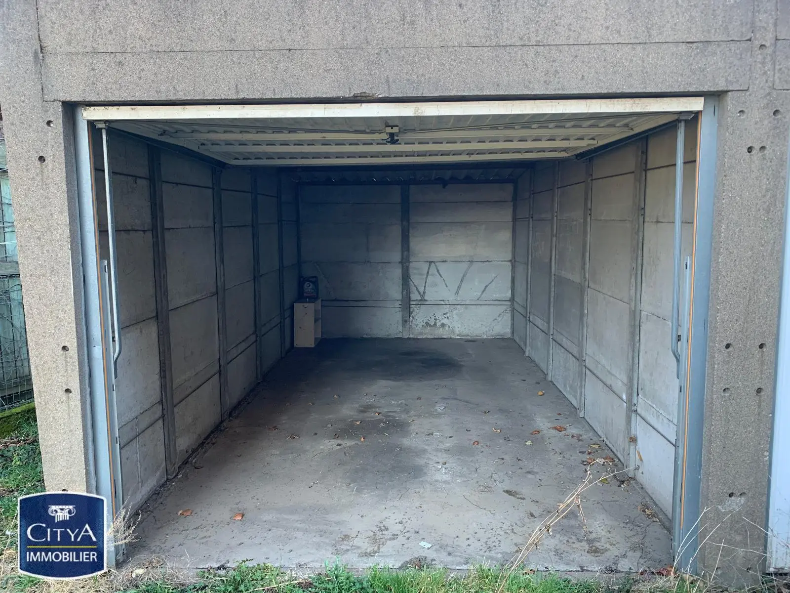 Photo 1 Parking