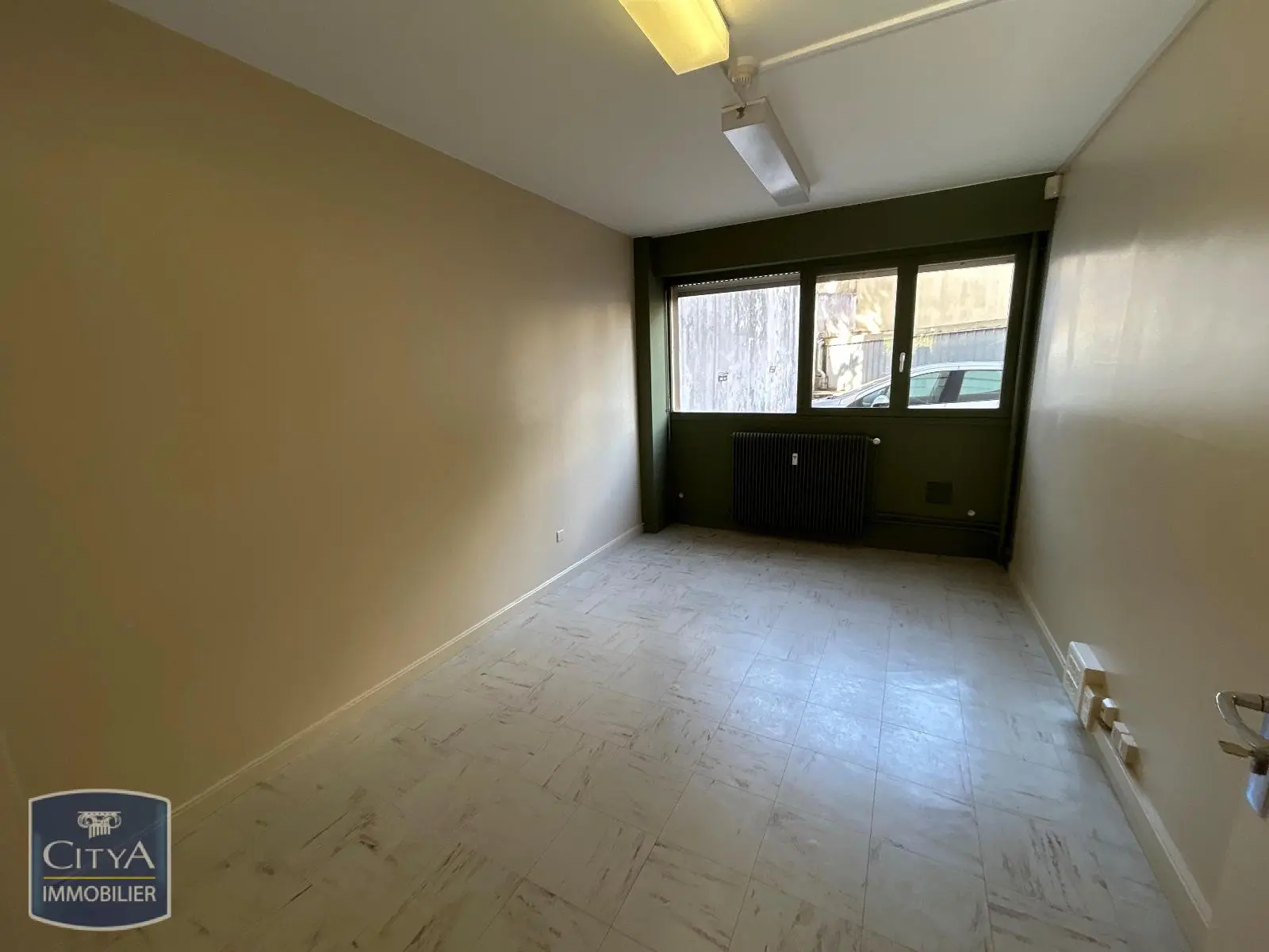 Photo 2 Local Commercial 30m²