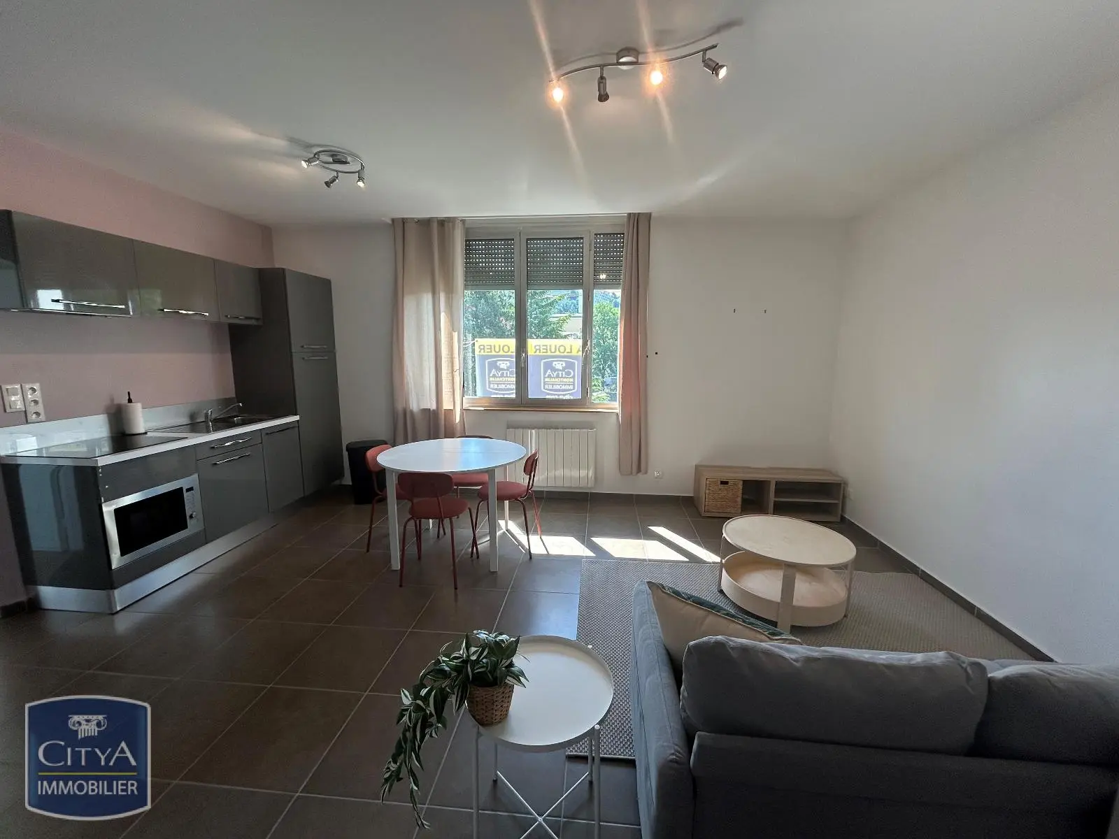 Photo 1 Appartement 2 pièces 47.7m²