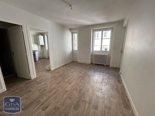 Photo 1 Appartement 1 pièce 32.69m²