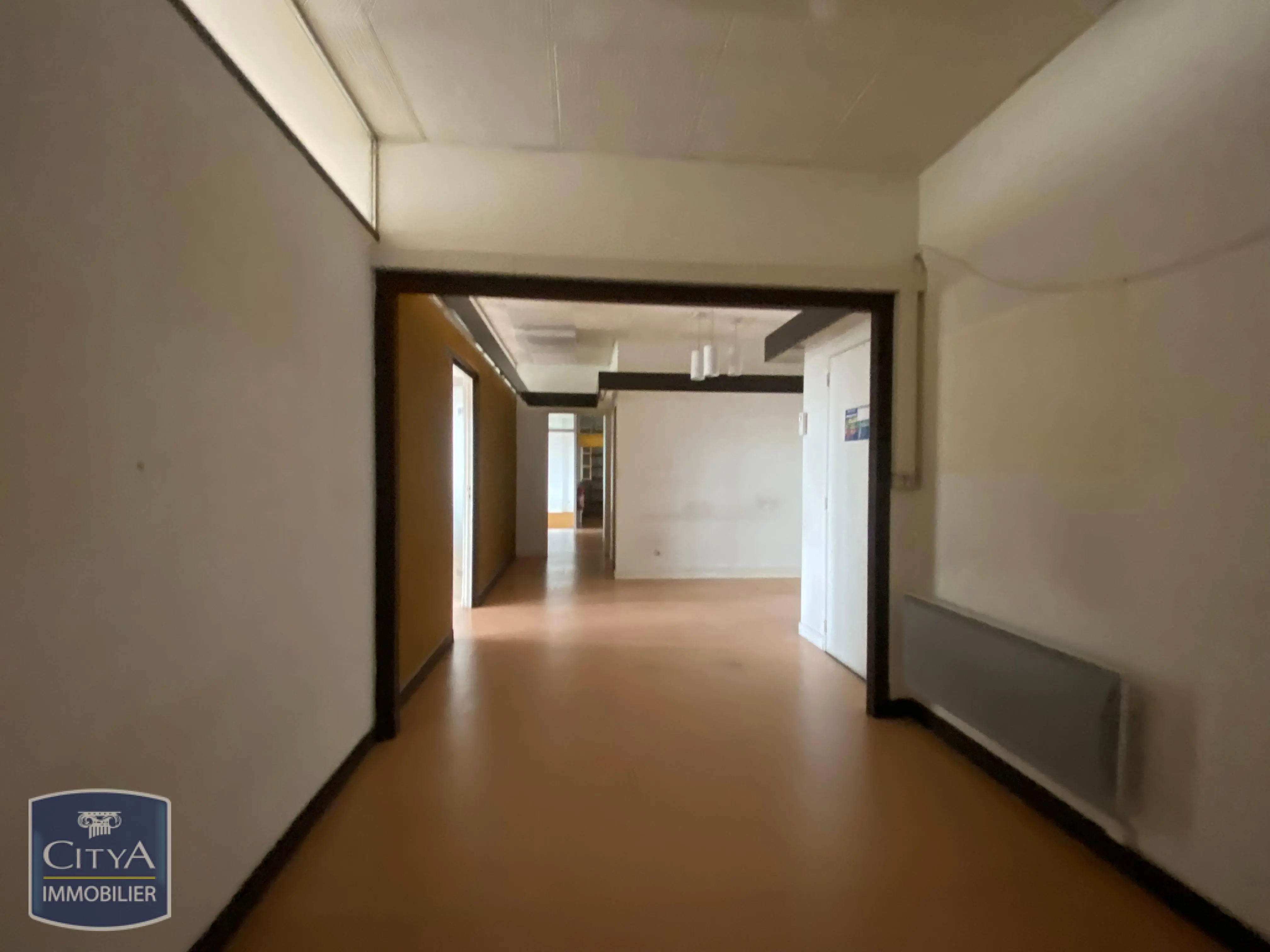Photo 4 Local Professionnel 189m²