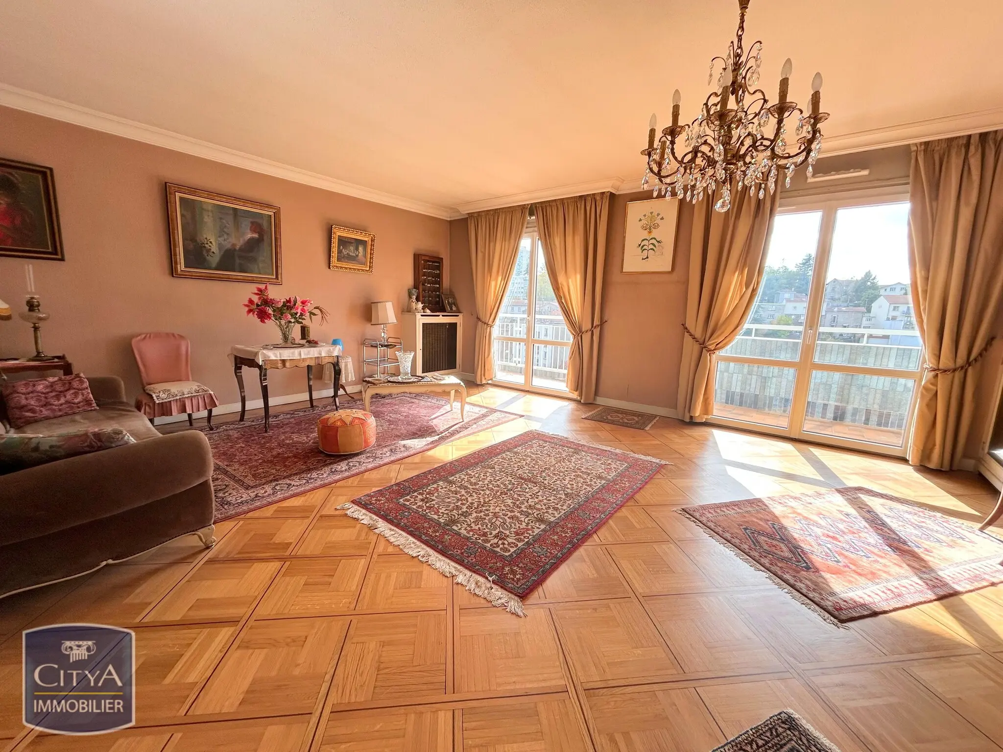 Photo 1 Appartement 5 pièces 109.58m²
