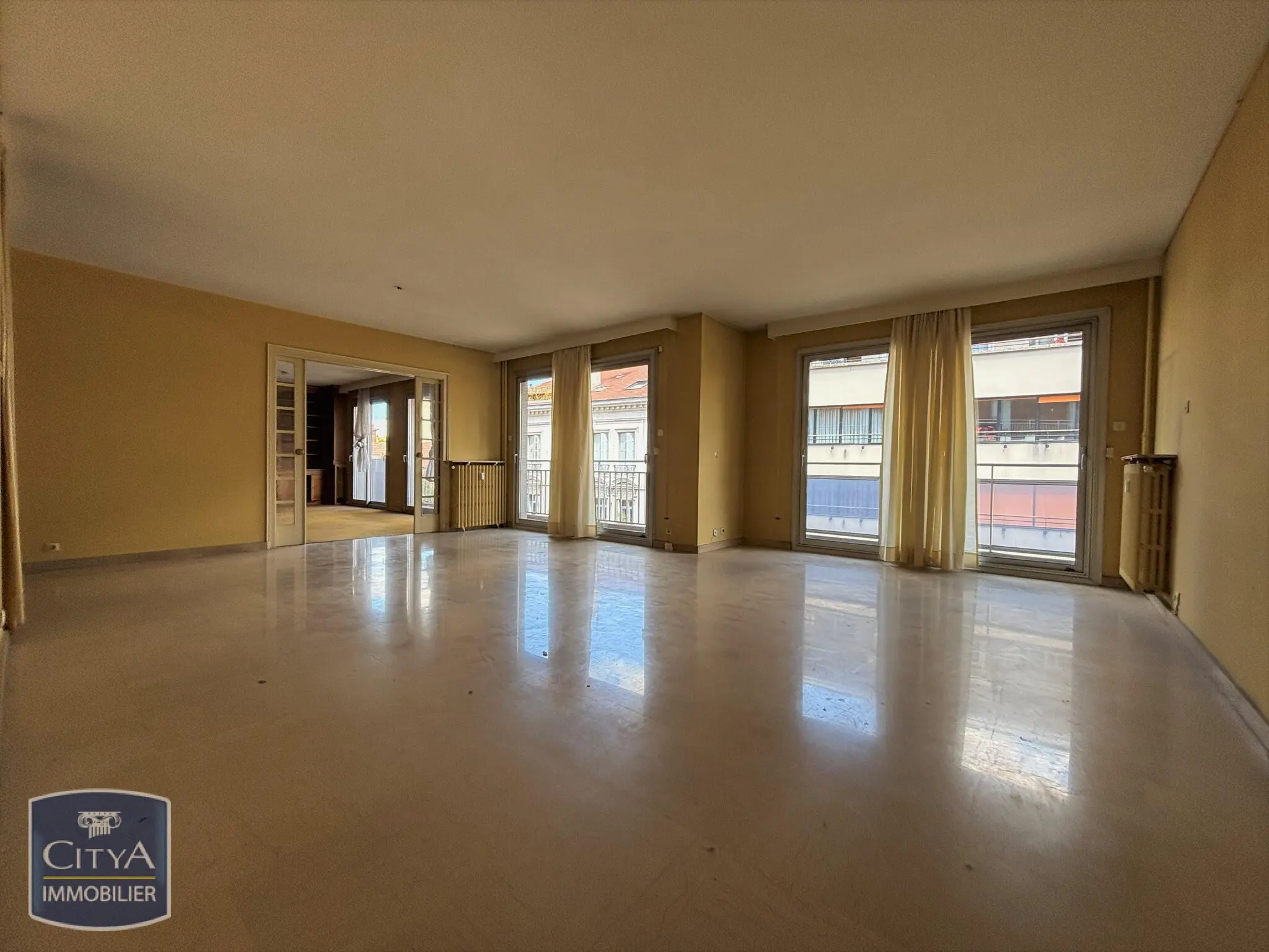 Photo 2 Appartement 6 pièces 173m²