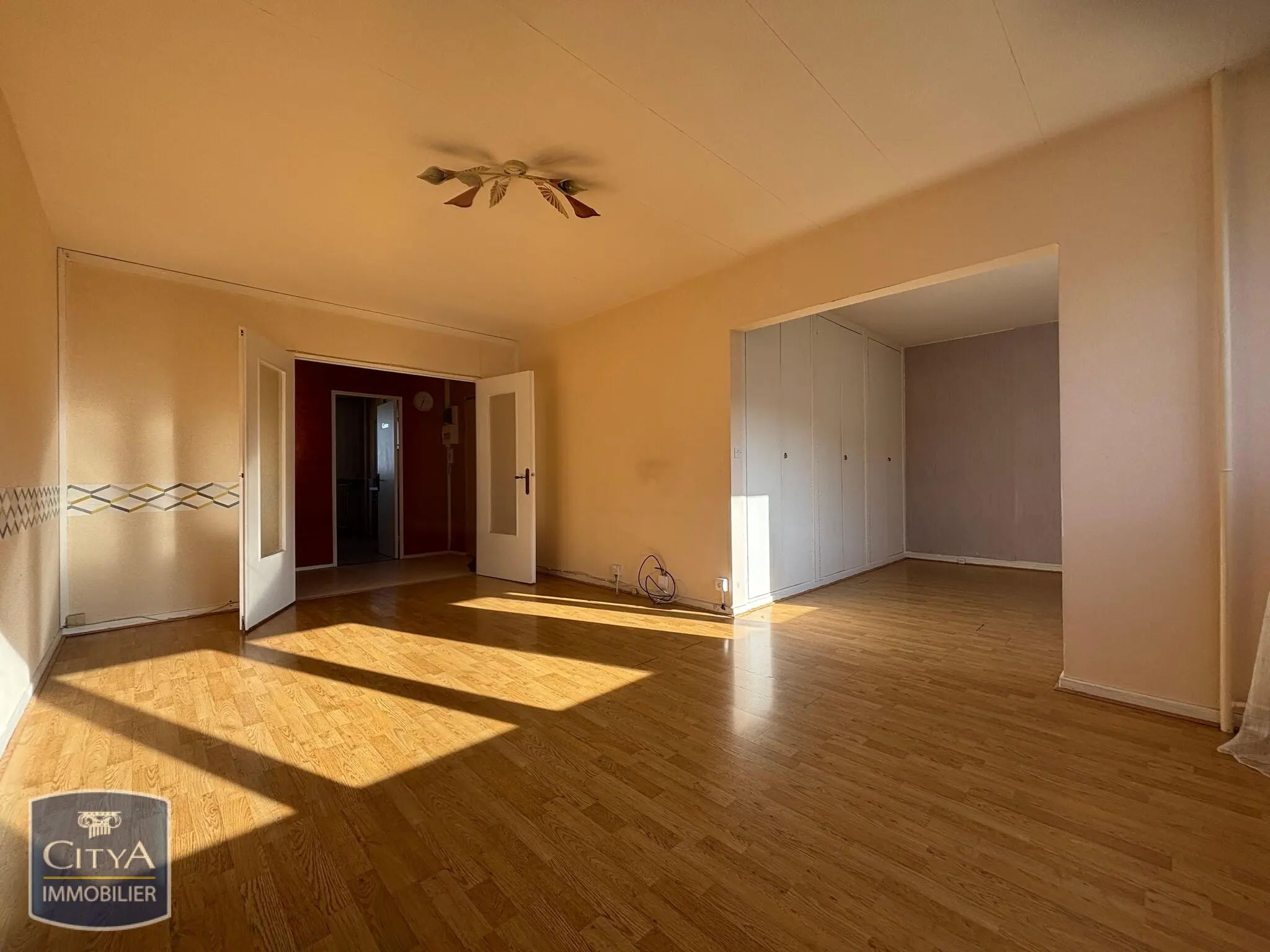 Photo 2 Appartement 6 pièces 107.38m²