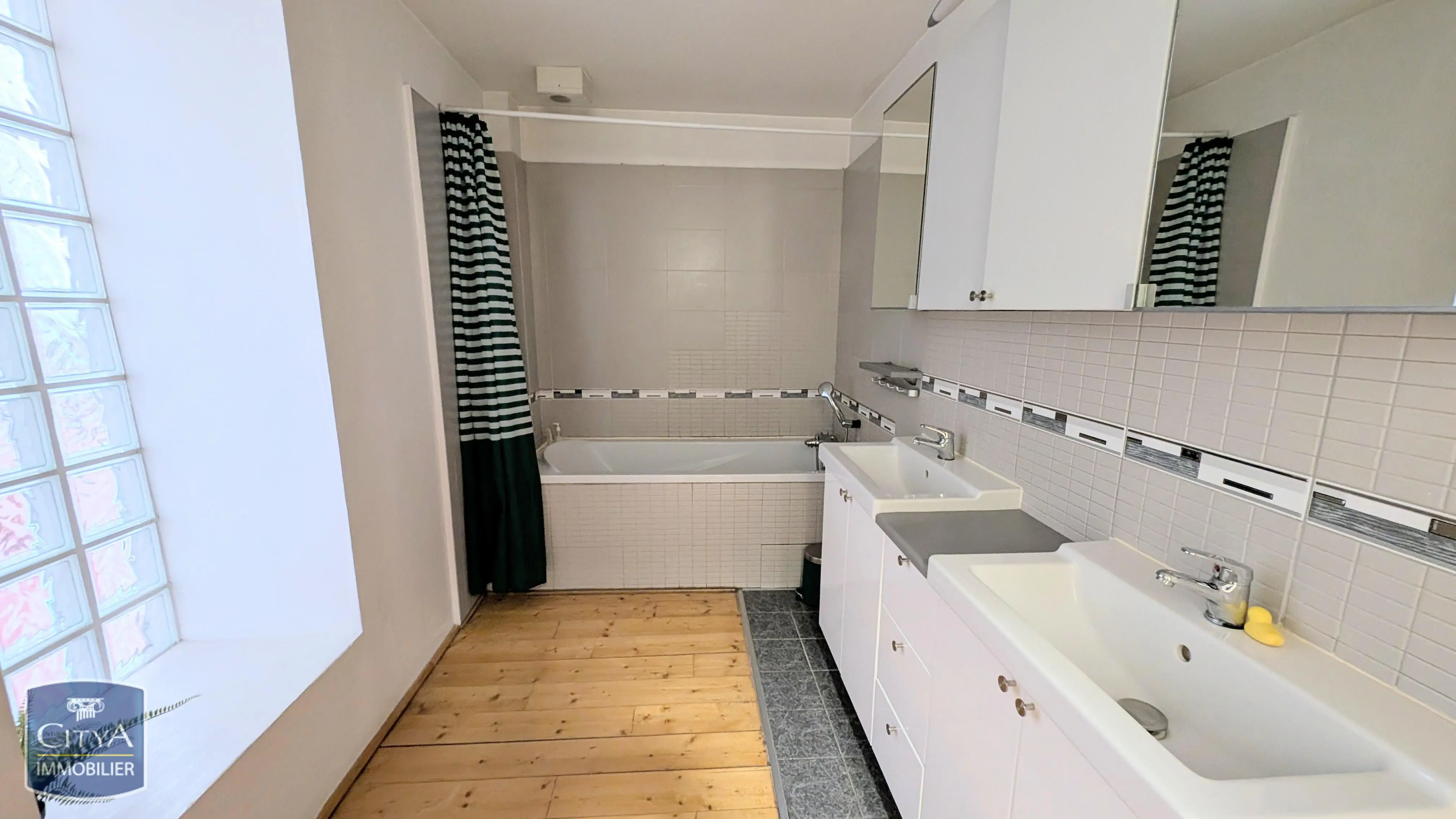 Photo 9 Appartement 6 pièces 197.69m²