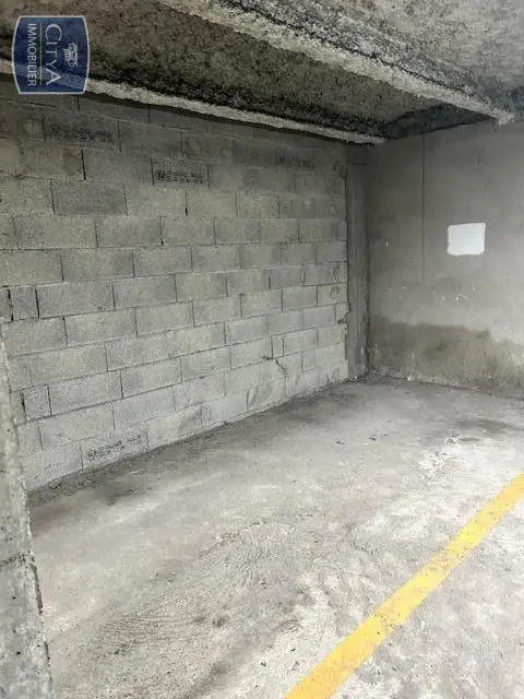 Photo 1 Parking