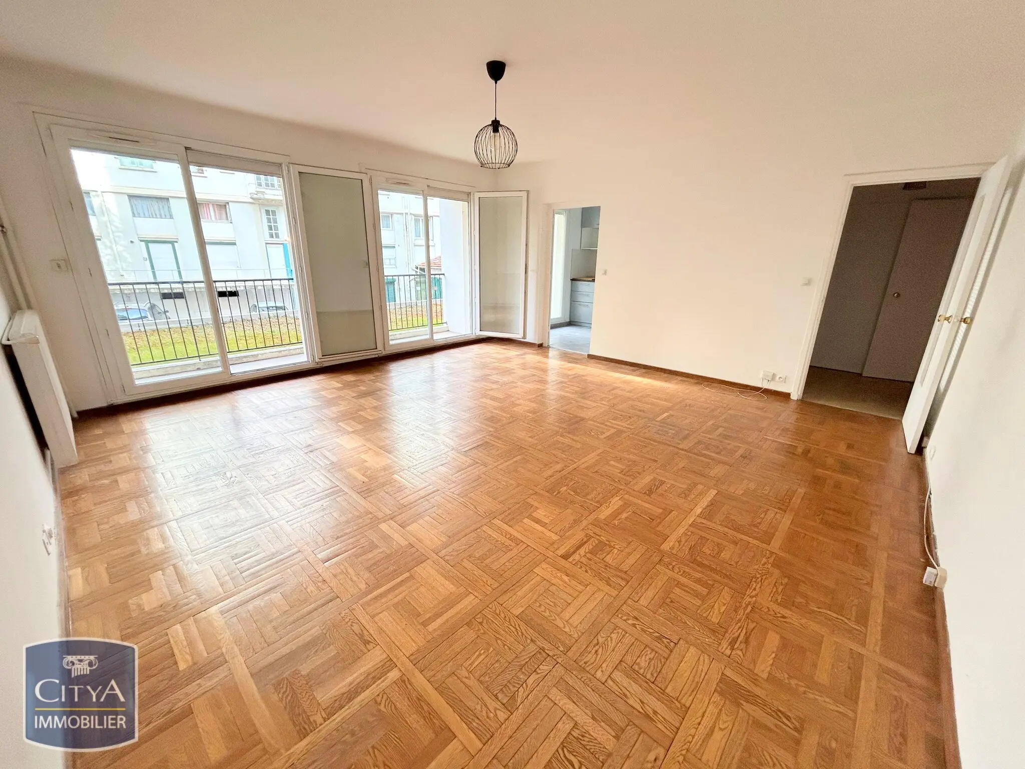 Photo 3 Appartement 1 pièce 41.39m²