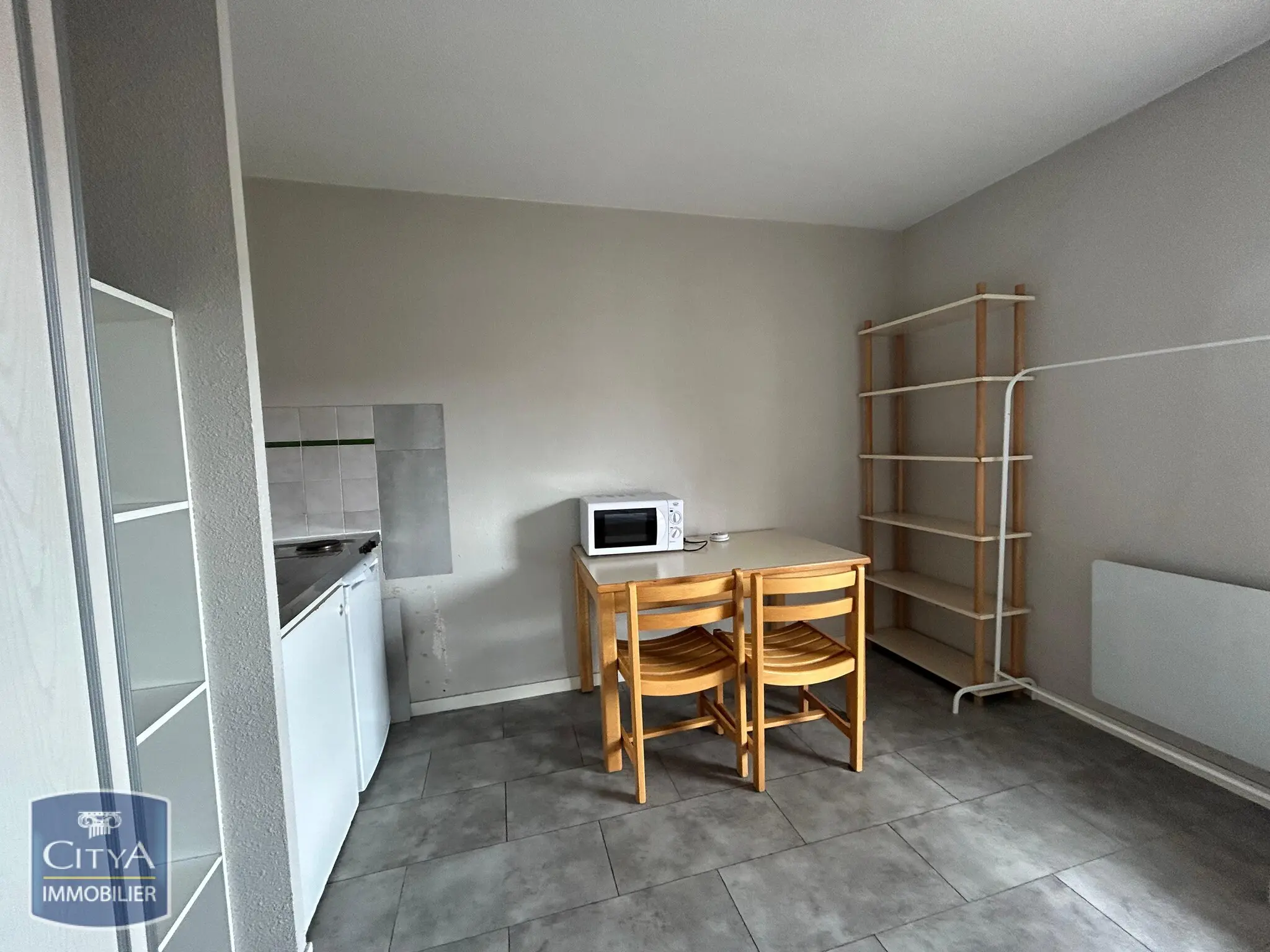 Photo 1 Appartement 1 pièce 18m²