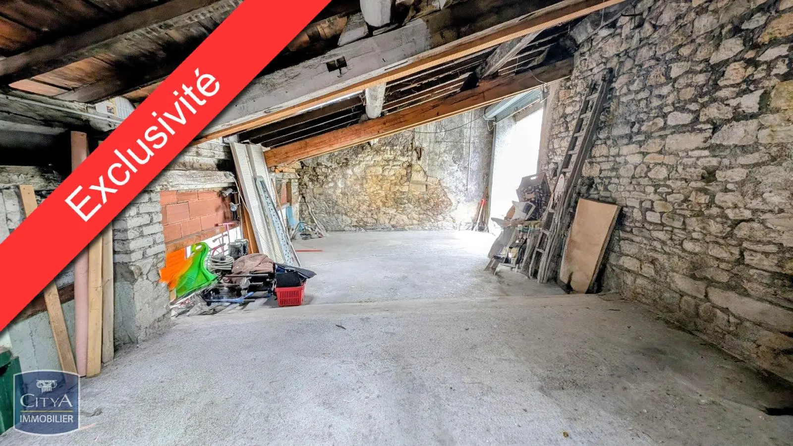 Photo 1 Parking 60m²