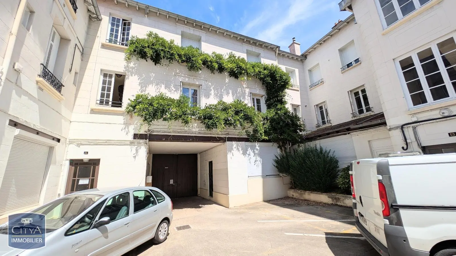 Photo 1 Appartement 6 pièces 197.69m²