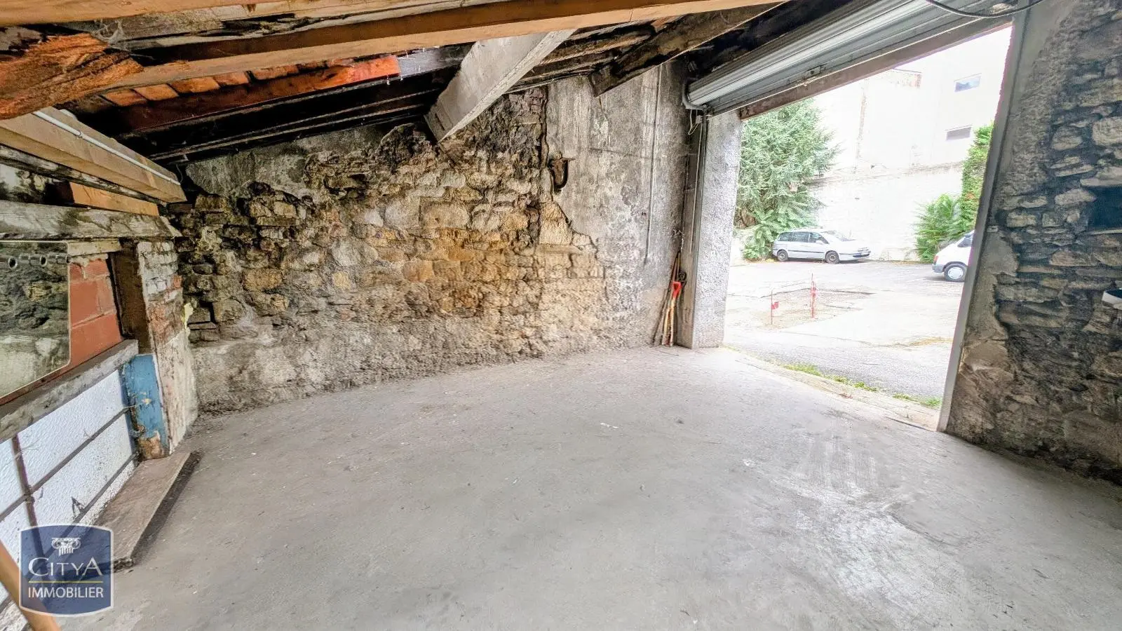 Photo 2 Parking 60m²