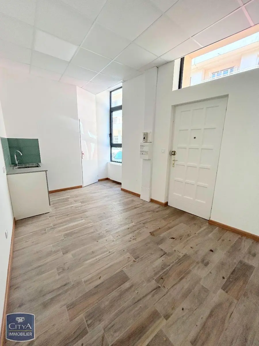 Photo 5 Local Commercial