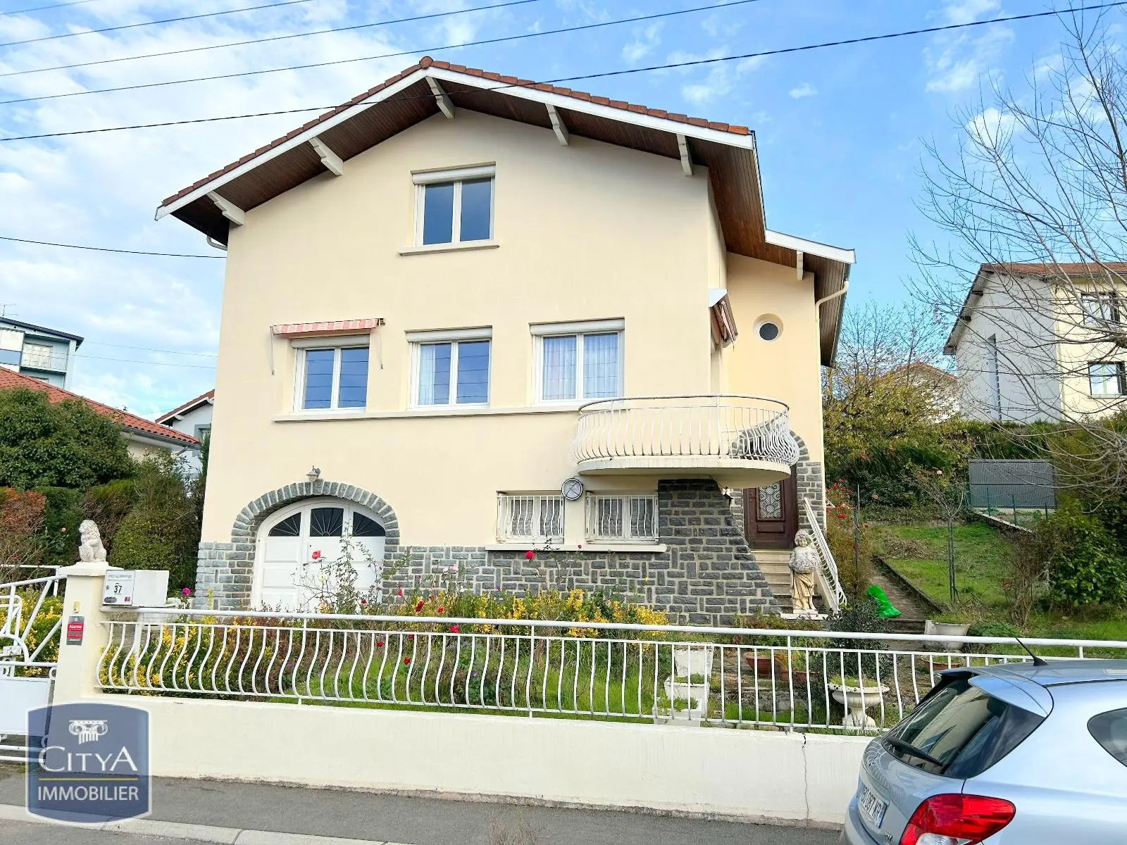 Photo 1 Maison 5 pièces 140m²