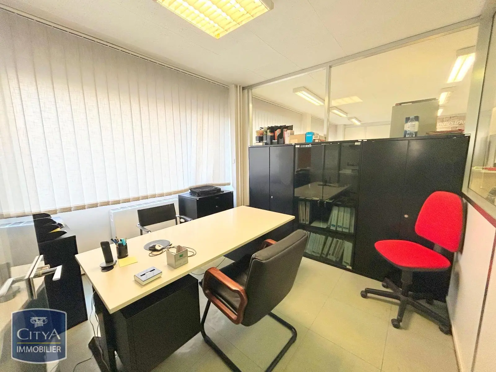 Photo 2 Local Professionnel 4 pièces