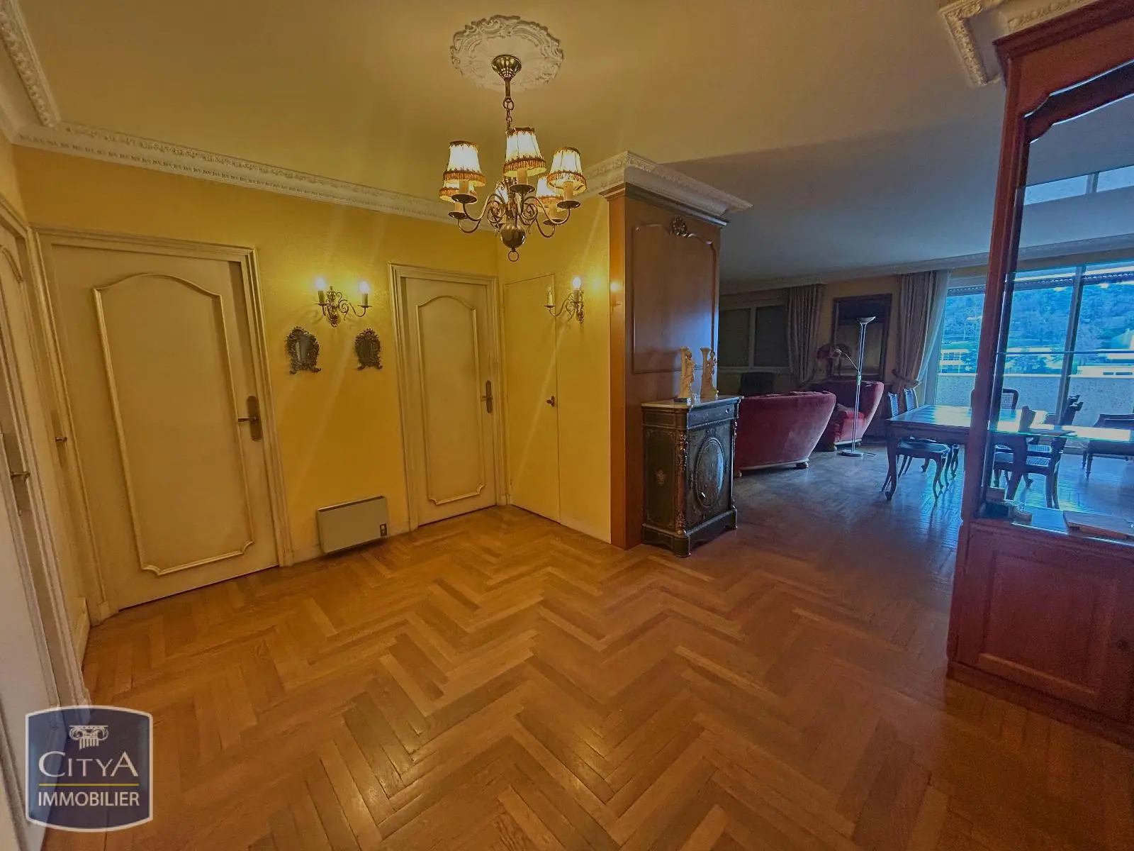 Photo 1 Appartement 5 pièces 122.17m²