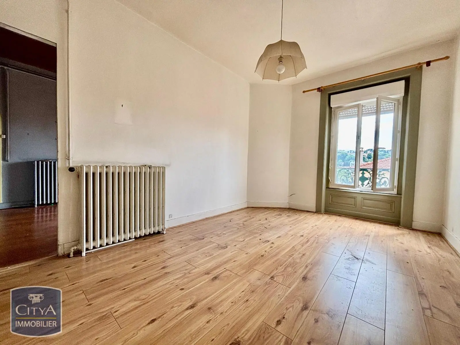 Photo 2 Appartement 1 pièce 33m²