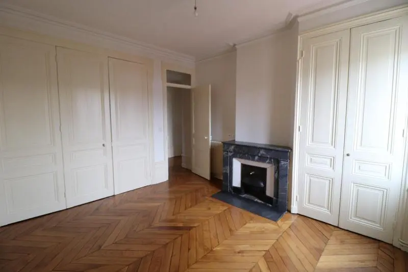 Photo 2 Appartement 4 pièces 120.81m²