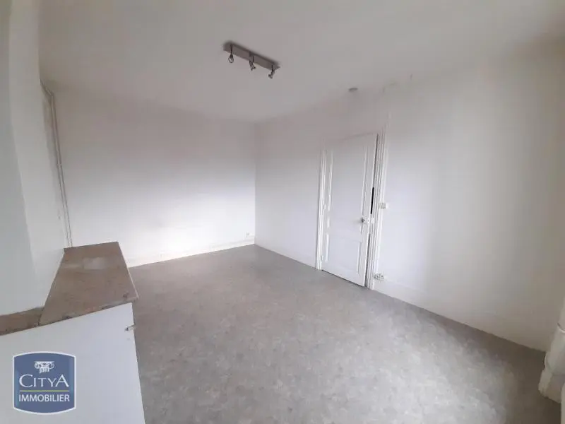 Photo 1 Appartement 1 pièce 33.03m²