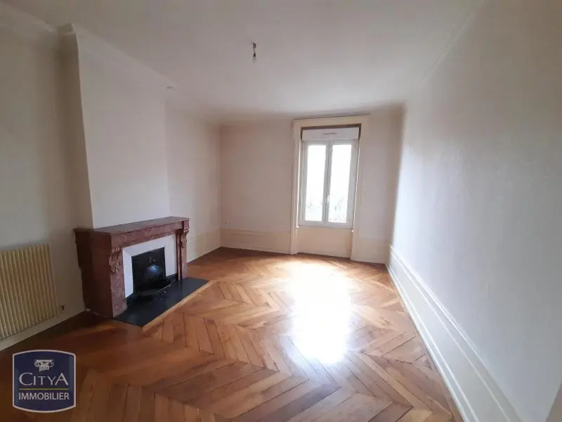 Photo 1 Appartement 4 pièces 120.81m²
