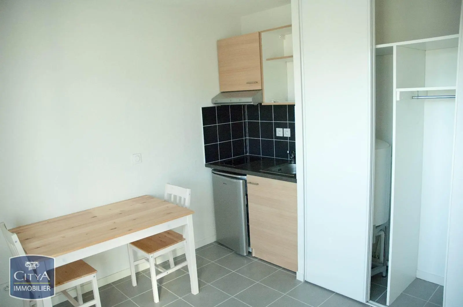 Photo 2 Appartement 1 pièce 18.85m²