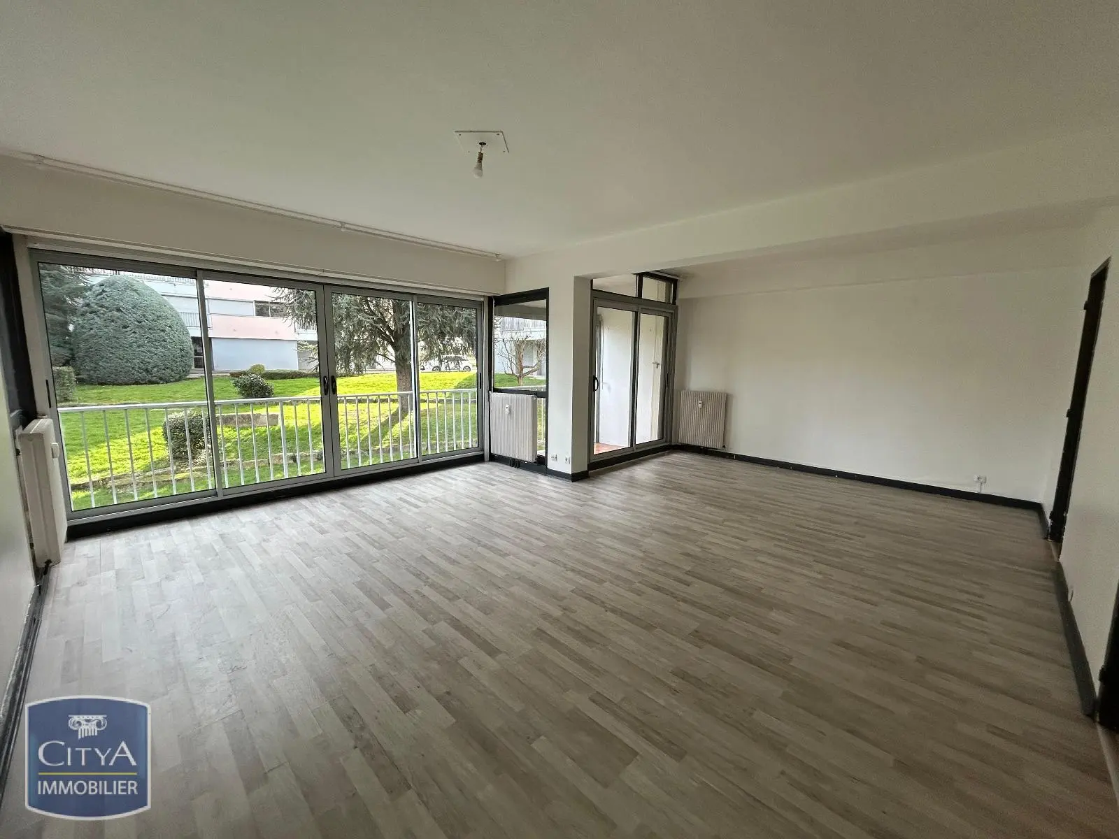 Photo 1 Appartement 5 pièces 102.41m²