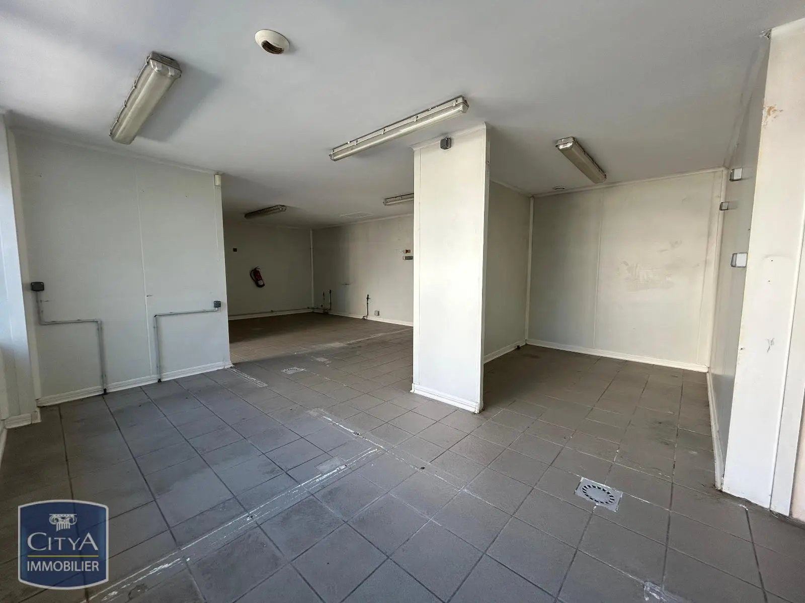 Photo 1 local commercial Rive-de-Gier