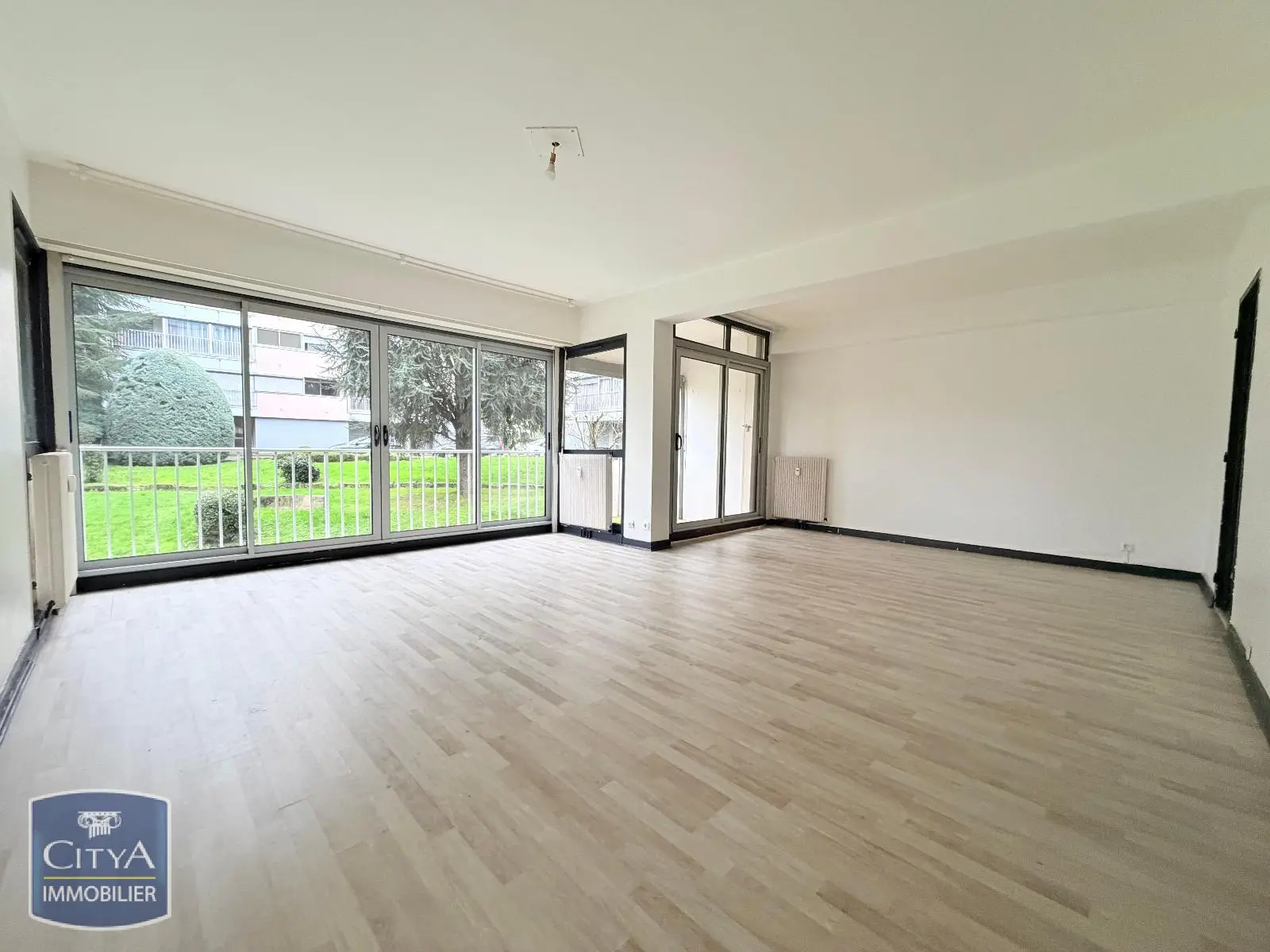 Photo 1 Appartement 5 pièces 102.41m²