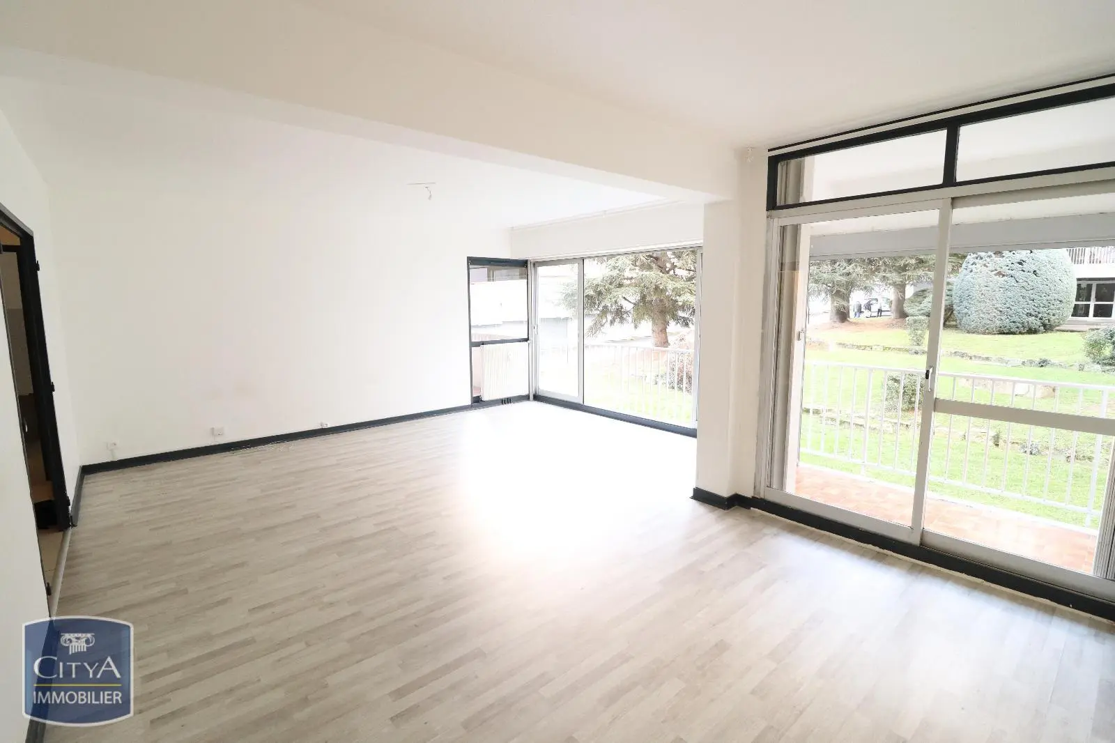 Photo 1 Appartement 5 pièces 102.41m²