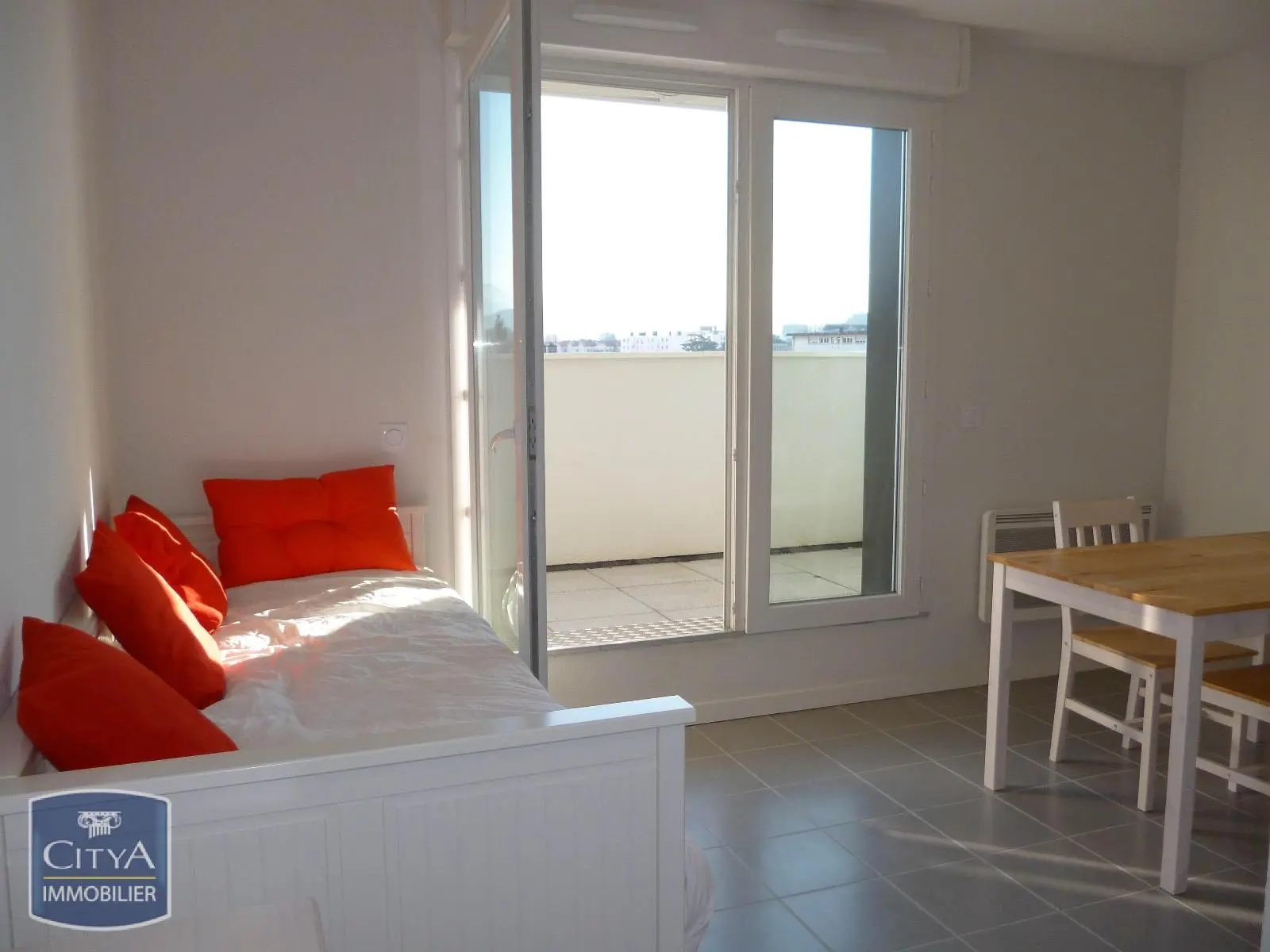 Photo 1 Appartement 1 pièce 18.85m²