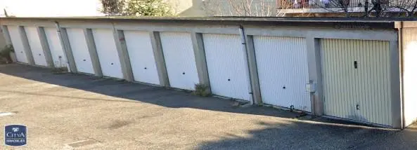 Photo 1 Parking