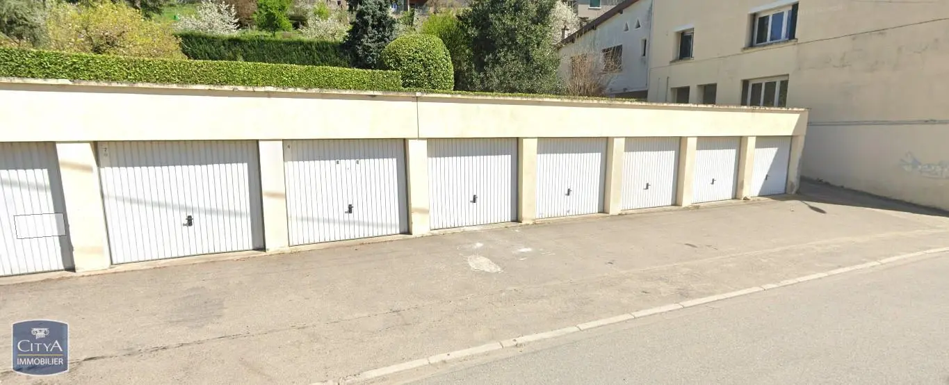 Photo 1 Parking