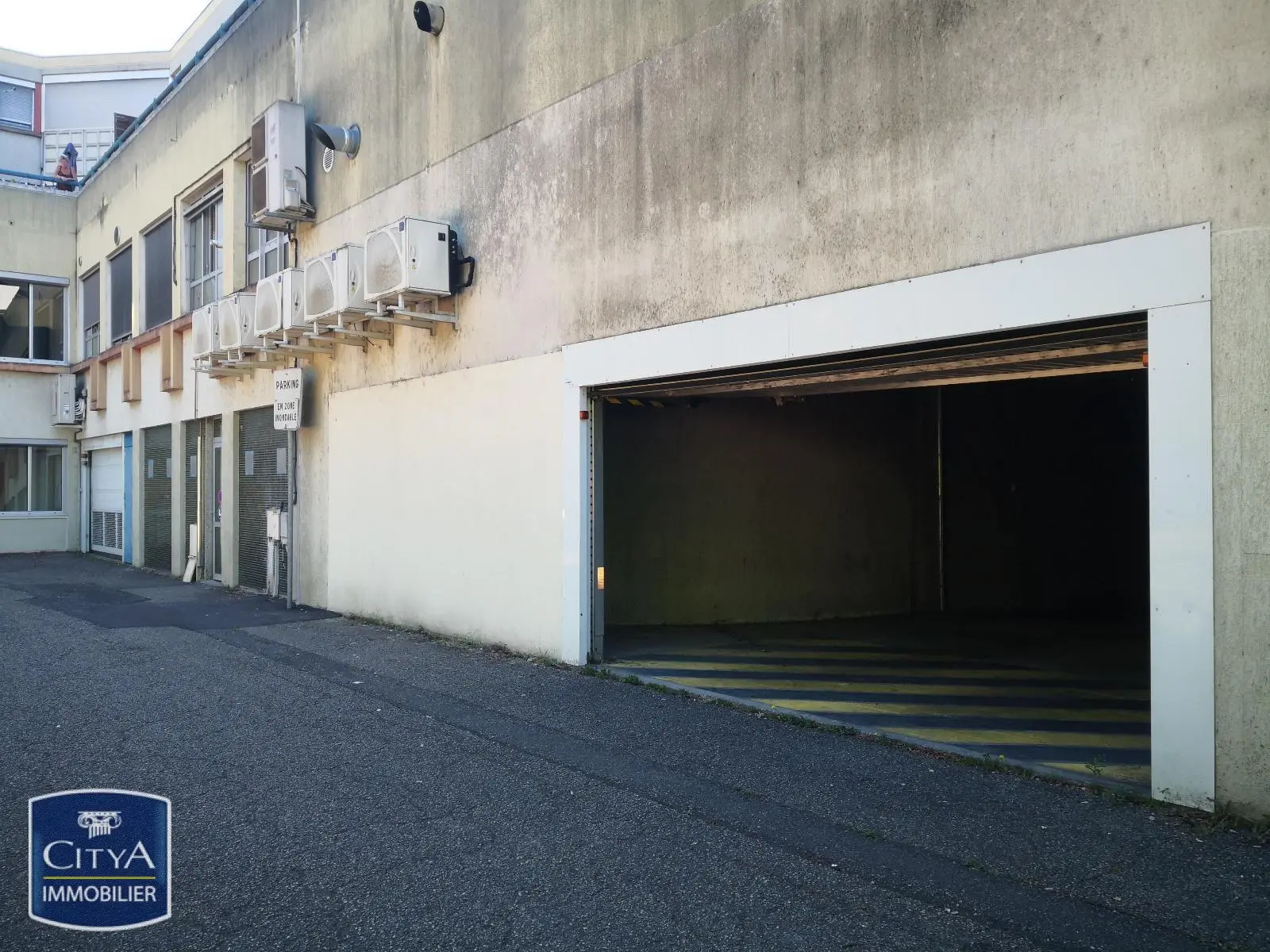 Photo 2 pour Parking Photo 2 Parking