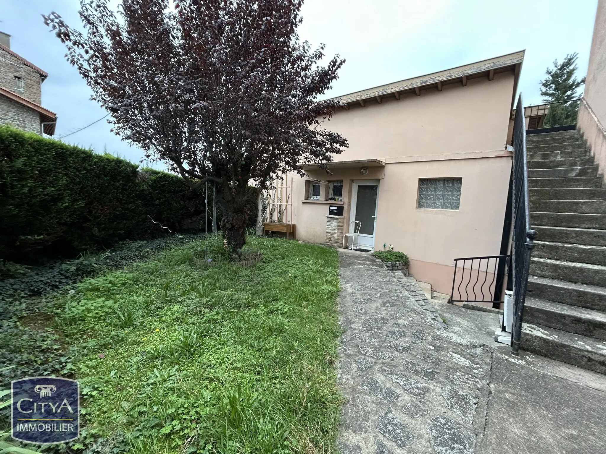Photo 2 Immeuble 275m²