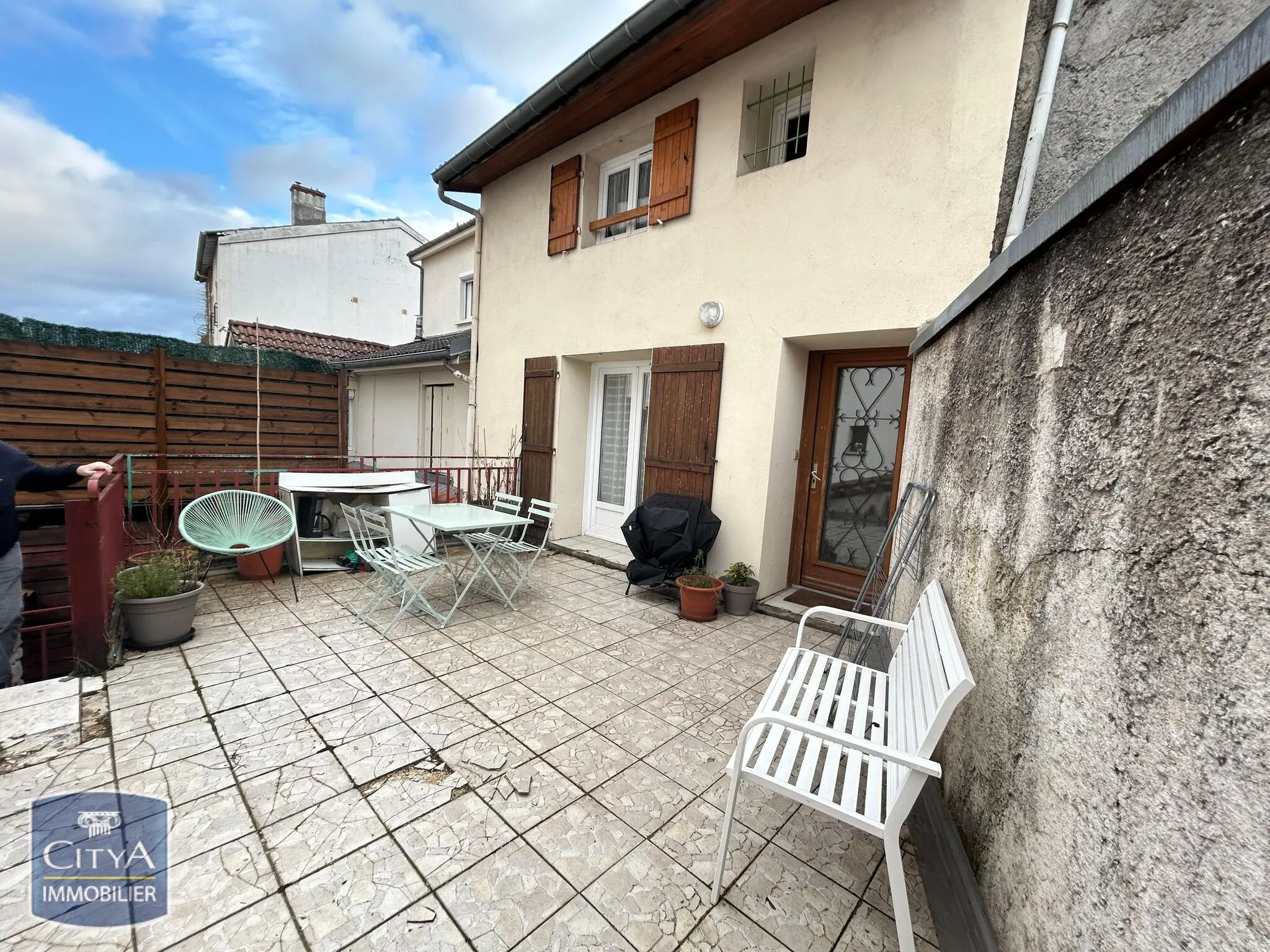 Photo 1 Immeuble 150m²