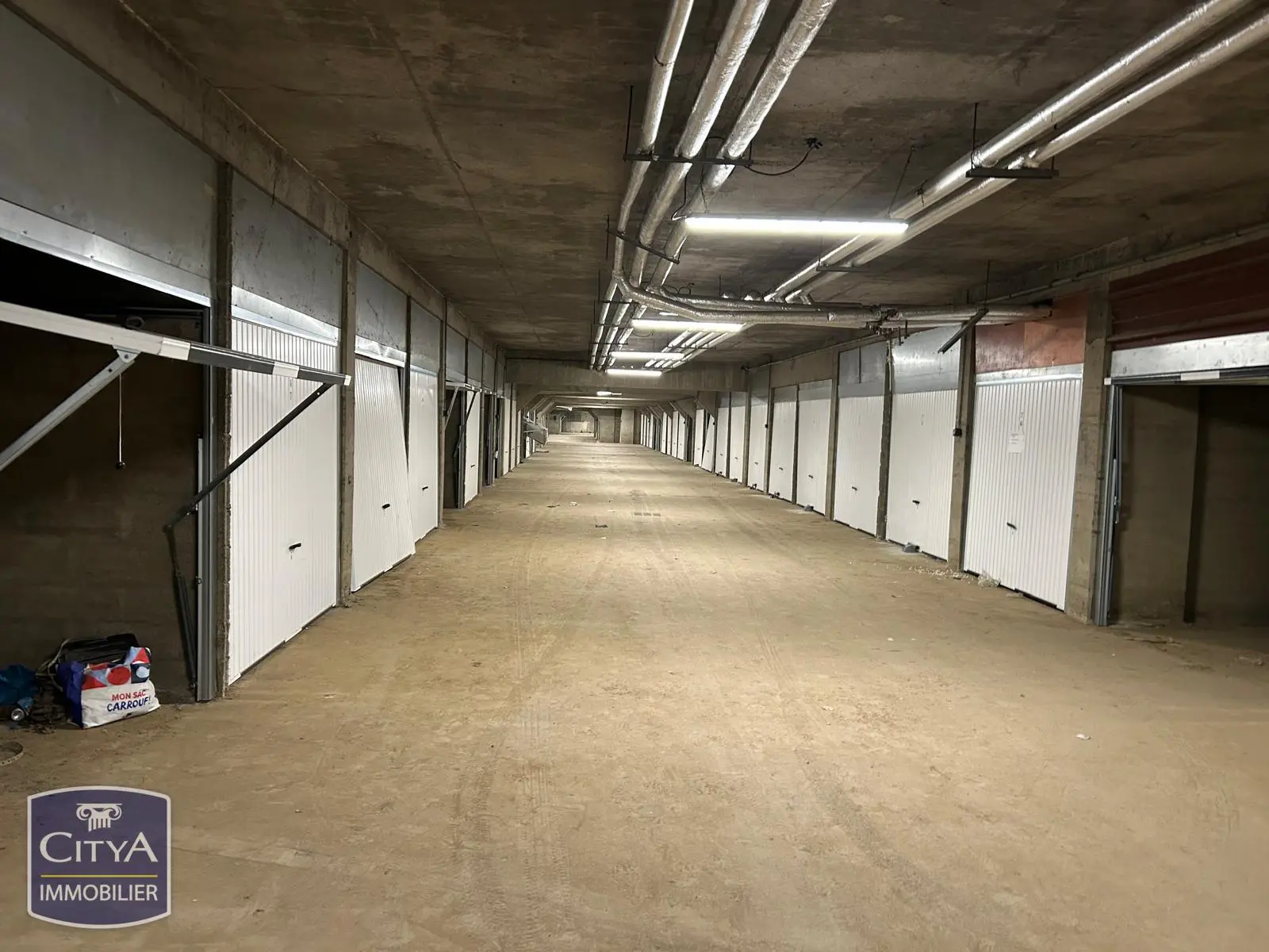 Photo 4 Parking 117m²
