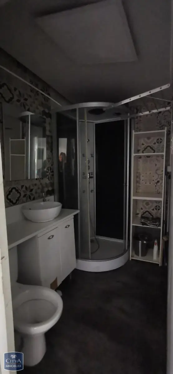 Photo 6 Local Commercial