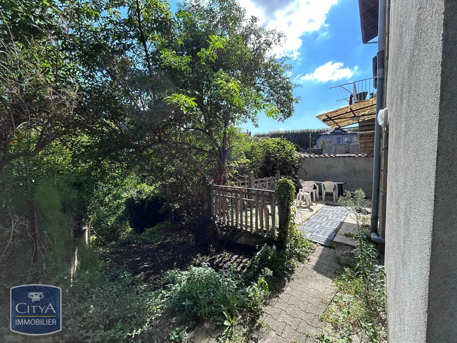 Photo 2 Immeuble 298m²