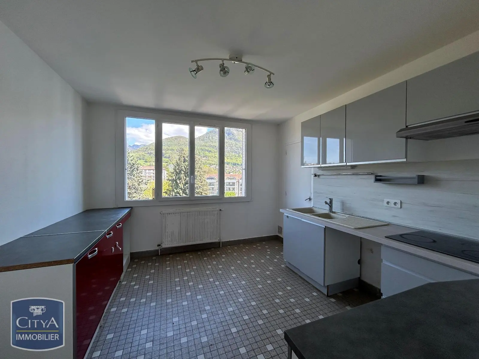 Photo 1 Appartement 3 pièces 84m²