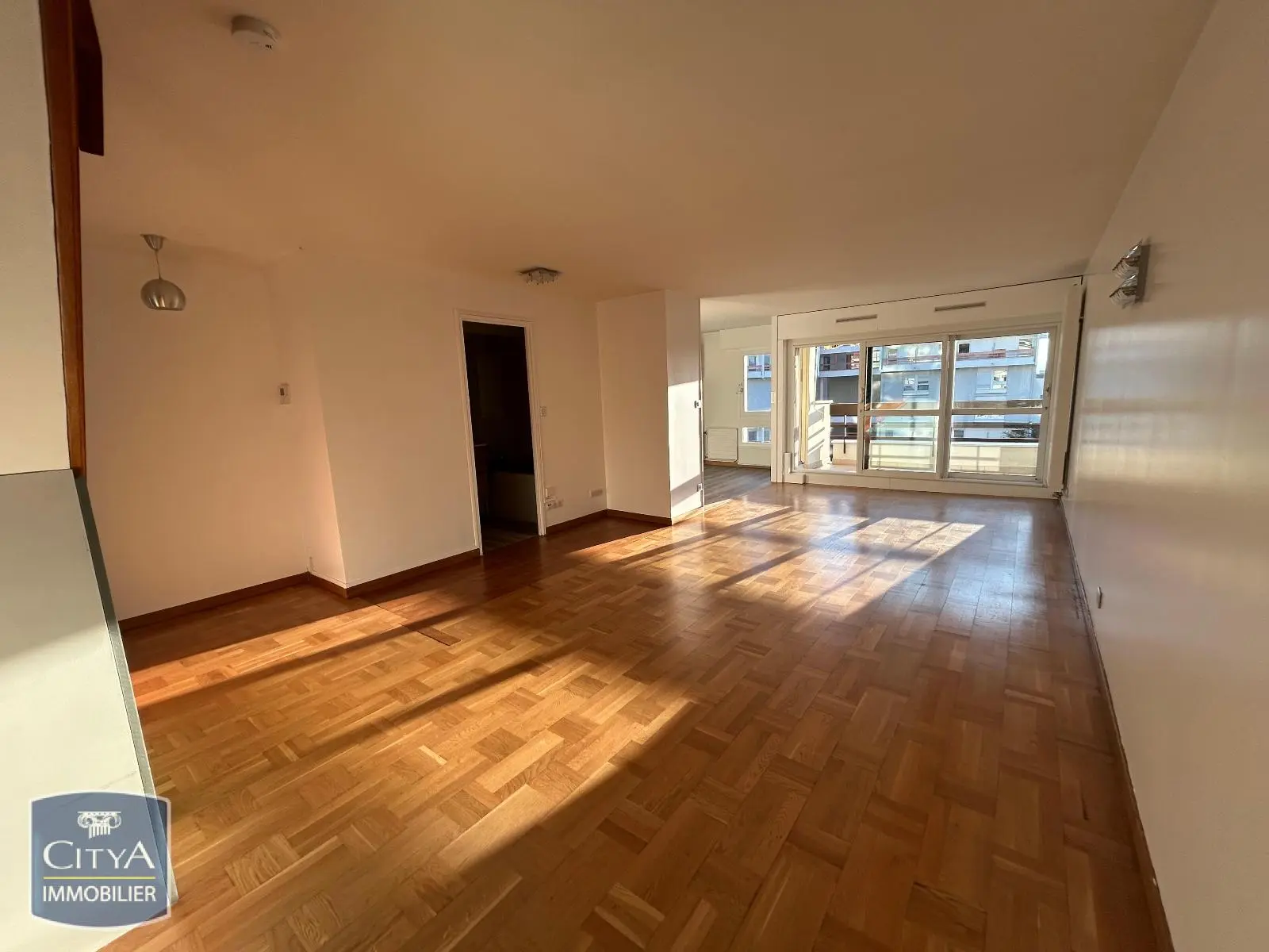 Photo 1 Appartement 4 pièces 79.9m²