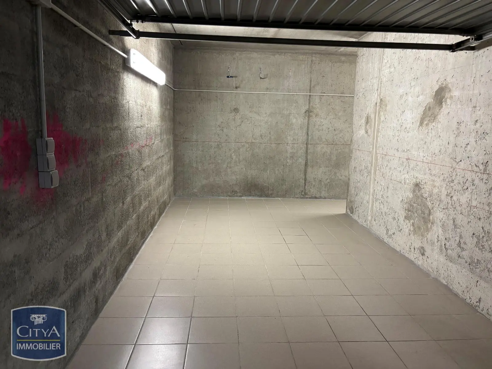 Photo 2 Parking 20m²