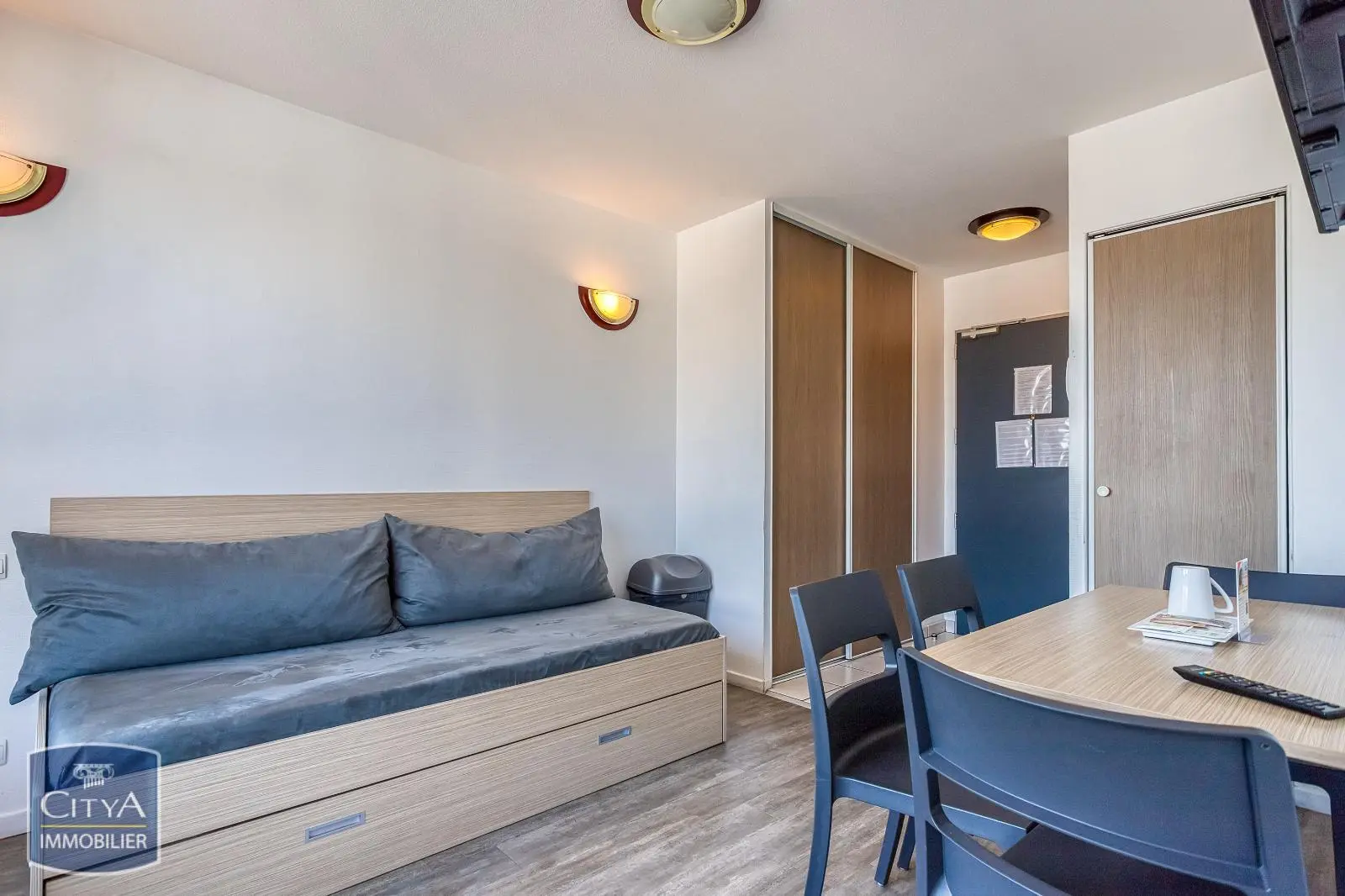 Photo 1 Appartement 1 pièce 24.67m²