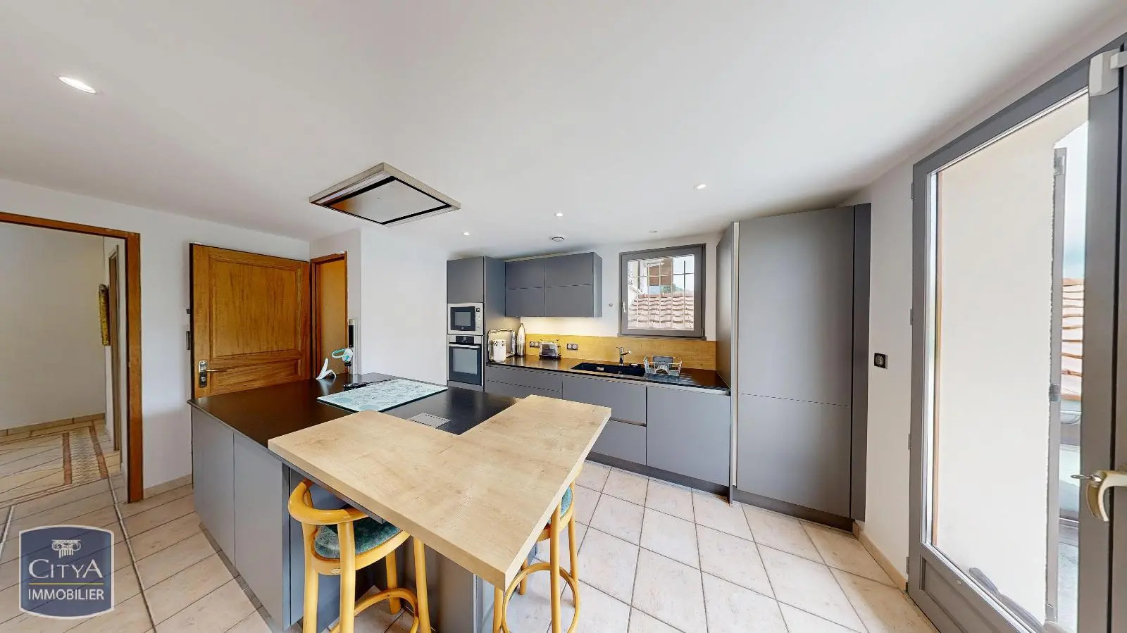 Photo 2 Maison 7 pièces 180m²