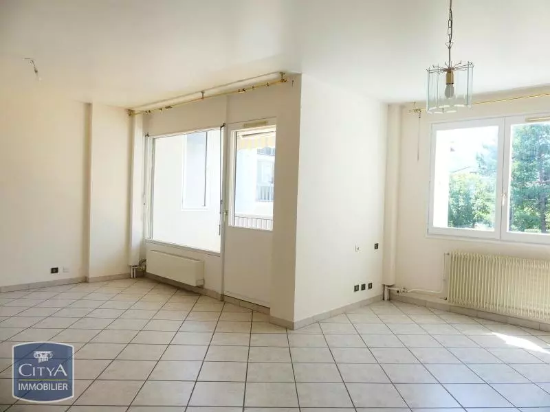 Illustration pour Appartement 3 pièces 77.51m² Photo Appartement 3 pièces 77.51m²