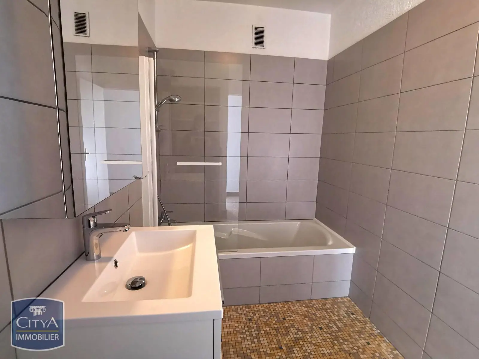 Photo 2 Appartement 4 pièces 113.18m²