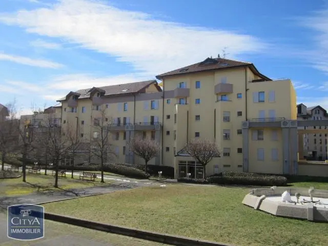 Photo 1 Parking