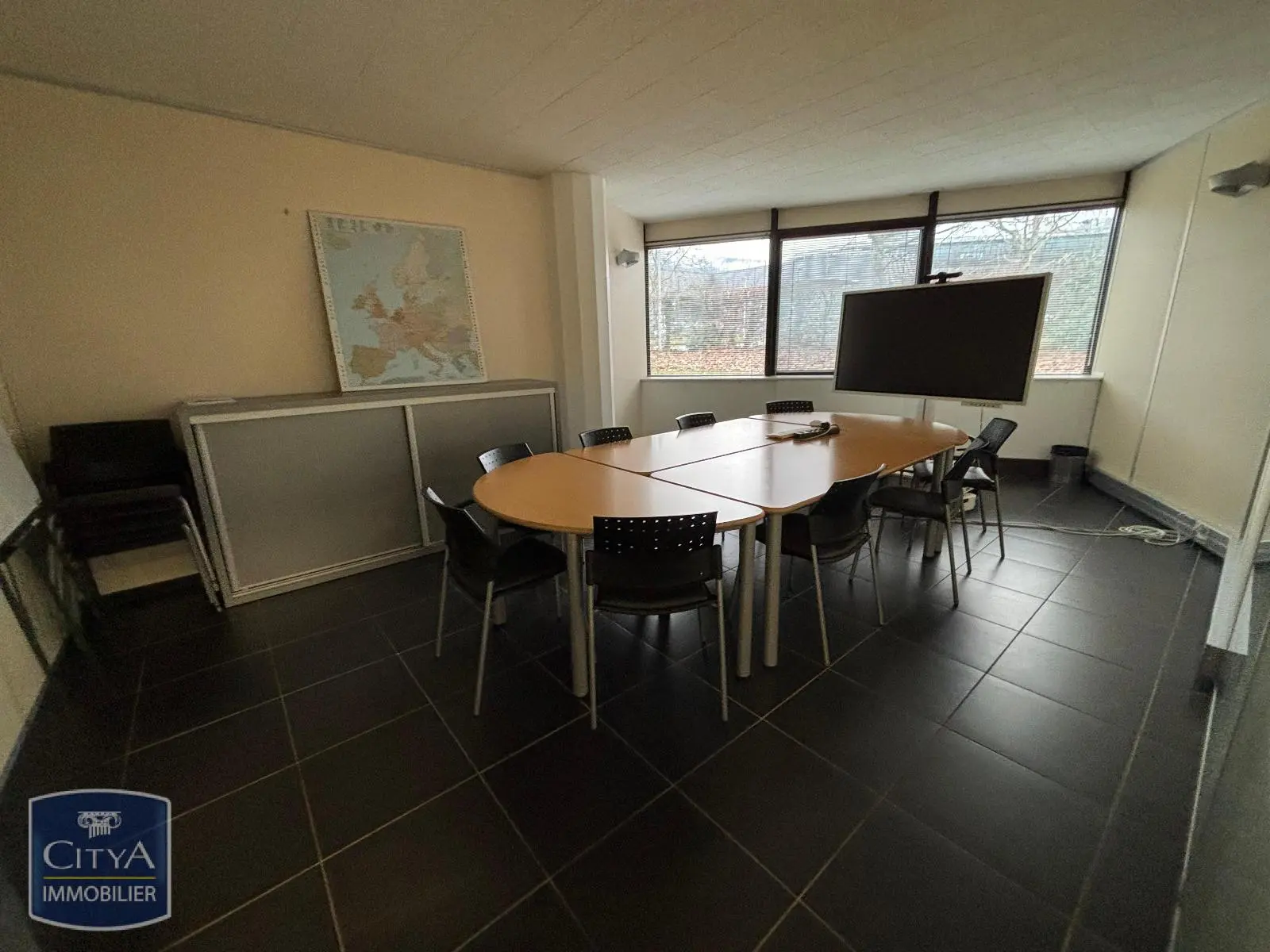 Photo 3 Local Professionnel 159.3m²